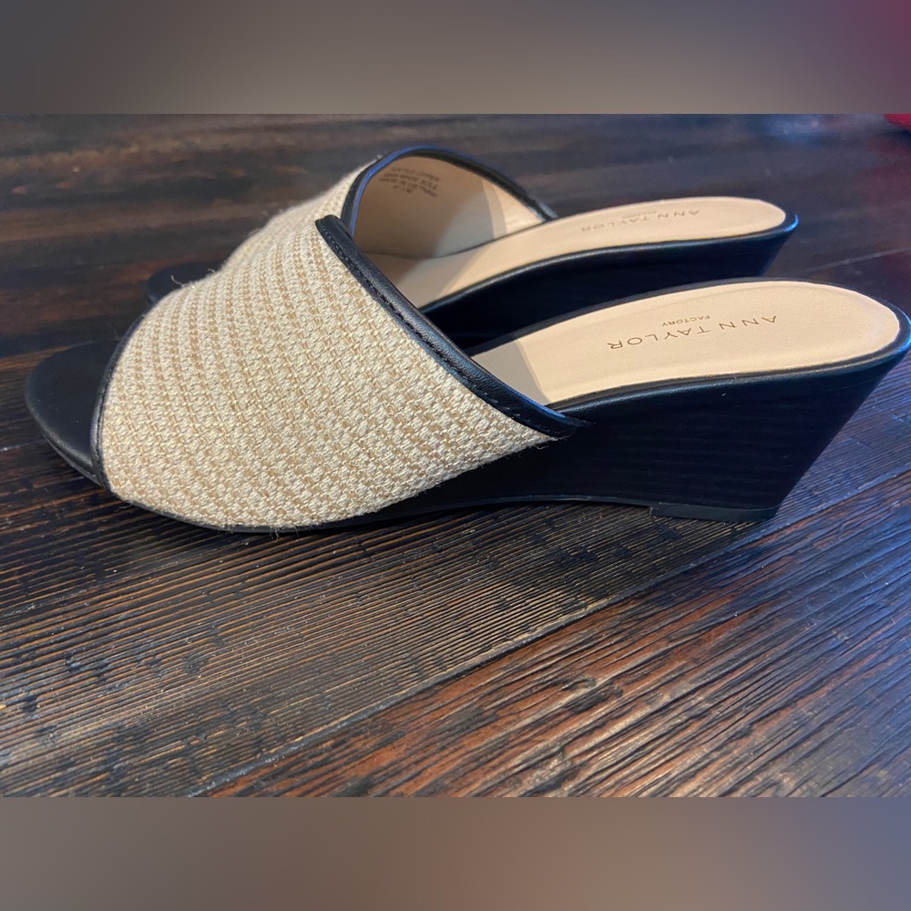 Ann Taylor Factory Womens Size 6.5 Mules - Picture 5 of 9